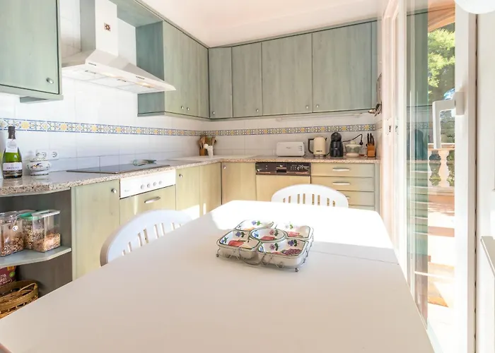 Con Piscina Privada En *