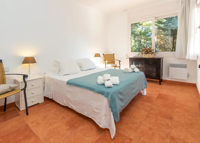 Con Piscina Privada En *