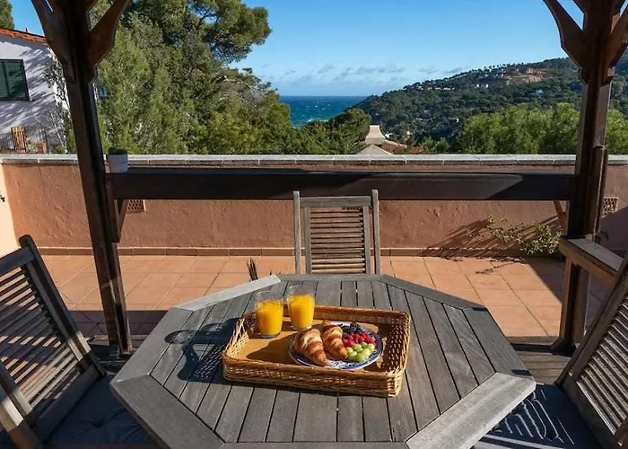 Con Piscina Privada En بيت للعطل بيغور