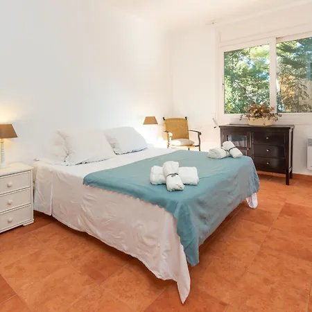 Con Piscina Privada En *